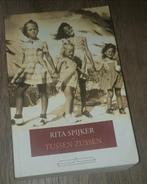 Rita Spijker: Tussen Zussen, Ophalen of Verzenden, Zo goed als nieuw