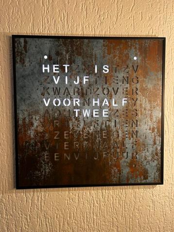 Hele gave WOORDKLOK  50x50cm. Diverse kleuren. beschikbaar voor biedingen