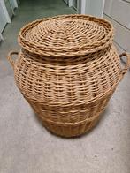 Handgemaakte rieten mand met deksel, Huis en Inrichting, Woonaccessoires | Schalen en Manden, Mand, Rond, Ophalen of Verzenden