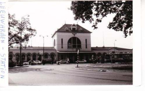 LEEUWARDEN,- Station. 13X9Cm. Op wit kaartje. 01-05, Verzamelen, Foto's en Prenten, Zo goed als nieuw, Foto, Gebouw, 1980 tot heden