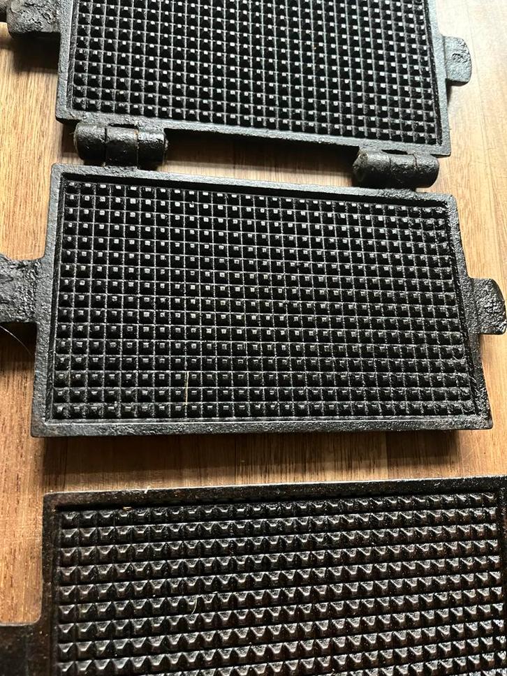 Twee wafelijzers, Huis en Inrichting, Keuken | Keukenbenodigdheden, Gebruikt, Ophalen