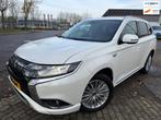 Mitsubishi Outlander 2.4 PHEV HYBRIDE 2020 230PK INTENSE+ SP, Auto's, Mitsubishi, Lichtsensor, 4 cilinders, Wit, Plug-in hybride