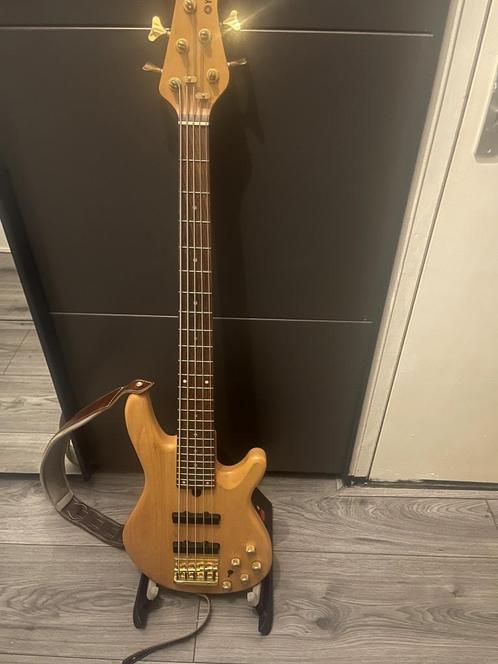 Yamaha BB605 - 5 Snarig - Actief, Muziek en Instrumenten, Snaarinstrumenten | Gitaren | Bas, Zo goed als nieuw, Elektrisch, 5-snarig