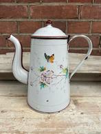 Brocante emaille koffiepot met vlinder en bloem motief, Antiek en Kunst, Antiek | Emaille, Ophalen of Verzenden