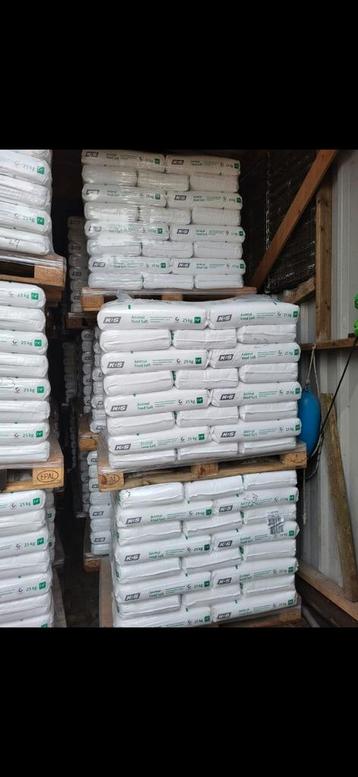 Strooizout en regenit waterontharder tabletten  beschikbaar voor biedingen