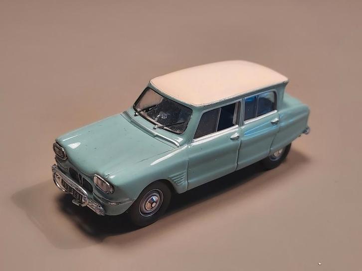 Citroën  Ami 6  Universal Hobbies  opgeknapt 1:43, Hobby en Vrije tijd, Modelauto's | 1:43, Gebruikt, Auto, Universal Hobbies