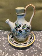 Oliekannetje met schotel (140425), Ophalen of Verzenden, Overige stijlen, Kop(pen) en/of Schotel(s)