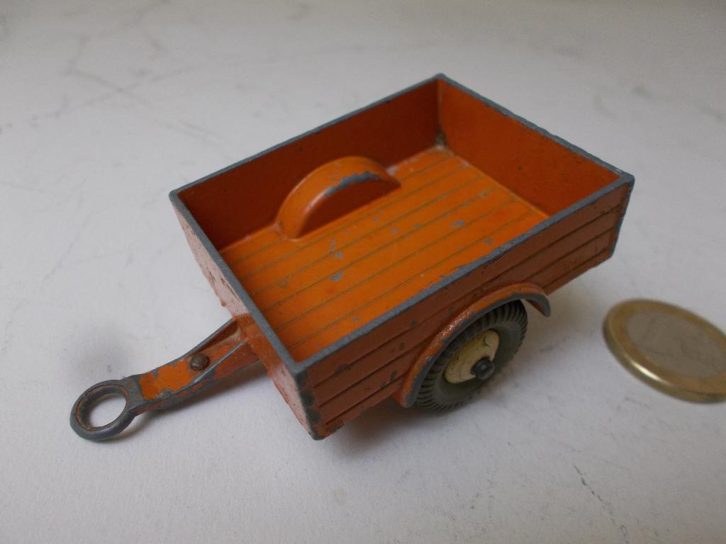 Dinky Toys 341 Land-Rover Trailer Plastic Hubs Made in England Good