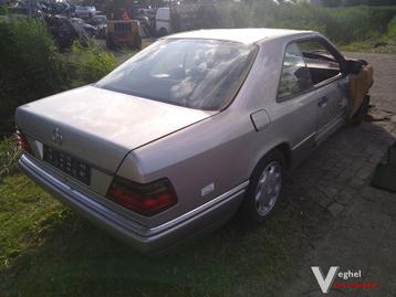 achterraam mercedes w124 coupe 1995 beschikbaar voor biedingen