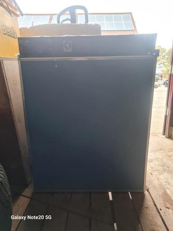 Koelkast 230V/12V/Gas - Werkt goed! beschikbaar voor biedingen