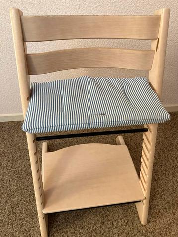 Stokke Tripp Trapp Off white inclusief kussens zitting beschikbaar voor biedingen