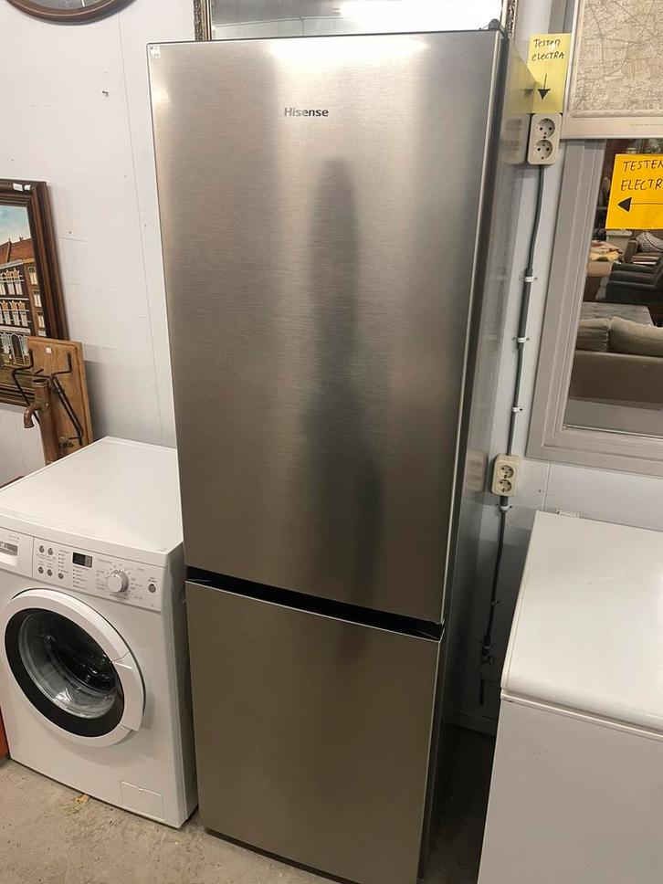 Hisense Total no frost koelvriescombinatie, Huis en Inrichting, Woonaccessoires | Overige, Zo goed als nieuw, Ophalen