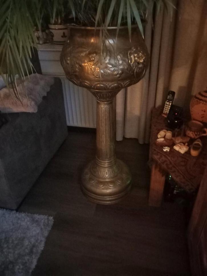 Bronzen Plantenstandaard met Leeuwenkoppen, Antiek en Kunst, Antiek | Koper en Brons, Brons, Ophalen