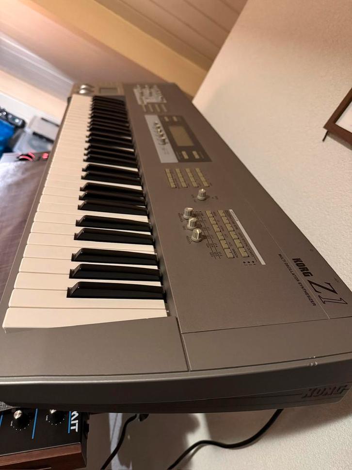 Korg Z1 synth, Muziek en Instrumenten, Synthesizers, Gebruikt, 61 toetsen, Korg, Ophalen of Verzenden