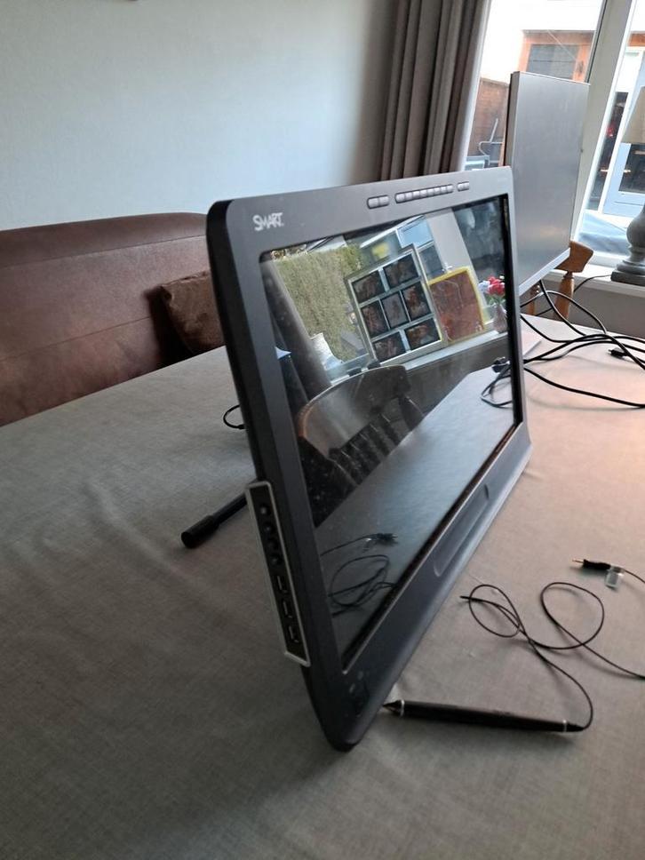 Smart Podium 524 - Interactief Presentatiescherm, Computers en Software, Monitoren, Zo goed als nieuw, 60 Hz of minder, HDMI, VGA
