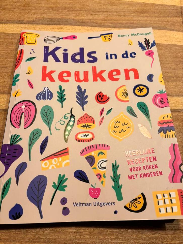 Nancy McDougall - Kids in de keuken, Boeken, Kookboeken, Zo goed als nieuw, Hoofdgerechten, Ophalen of Verzenden