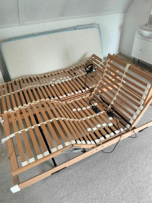 Electrisch verstelbaar tweepersoons bed, Huis en Inrichting, Slaapkamer | Bedden, Gebruikt, Tweepersoons, 180 cm, 200 cm, Hout