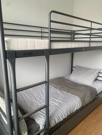 Stalen stapelbed te koop beschikbaar voor biedingen