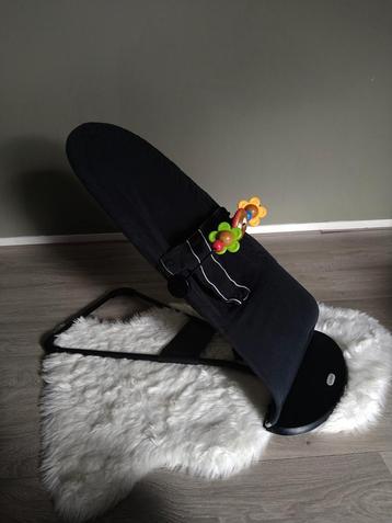 Babybjorn wipstoel Black met Speelboog!  beschikbaar voor biedingen