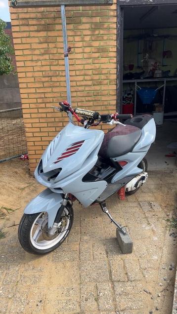 Yamaha Aerox Kappenset – Nardo Grijs – Zeer Nette Staat beschikbaar voor biedingen