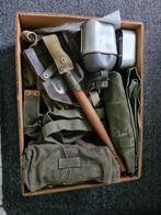 Leger spullen met wat kleding., Verzamelen, Militaria | Tweede Wereldoorlog, Ophalen, Landmacht, Nederland