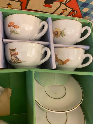 Vintage Kinderservies in Doos uit de 50 jaren. beschikbaar voor biedingen