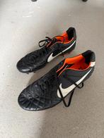Nike Tiempo voetbalschoenen - Maat 43, Ophalen of Verzenden, Gebruikt, Schoenen