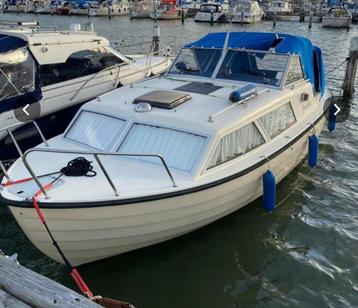 Nidelv 24 spitsgatter Polyester sloep beschikbaar voor biedingen
