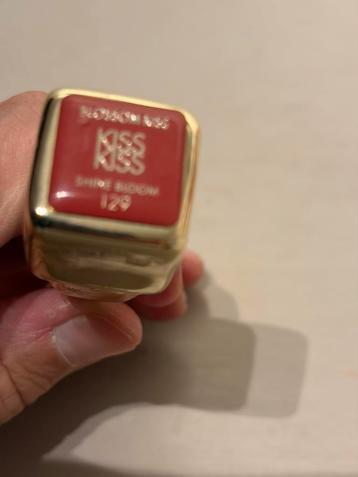 Guerlain KissKiss Shine Bloom Lipstick 129 blossom kiss beschikbaar voor biedingen