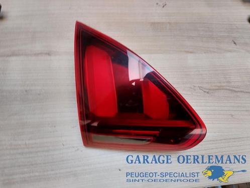achterlicht links in achterklep peugeot 2008, Auto-onderdelen, Verlichting, Peugeot, Gebruikt, ARN erkend, Ophalen of Verzenden