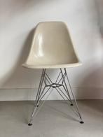 Eames DSR fiberglass wit. 225,-, Huis en Inrichting, Stoelen, Ophalen, Overige materialen, Gebruikt, Wit