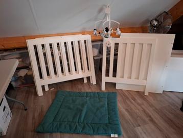 Babybox rechthoek wit + bodemdekentje + muziek beschikbaar voor biedingen