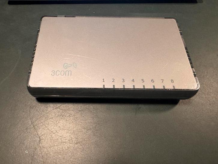3com Netwerk switch, Computers en Software, Netwerk switches, Zo goed als nieuw, Ophalen of Verzenden
