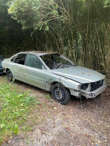 Volvo S80 schadeauto + S80 casco beschikbaar voor biedingen