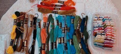 53 DMC borduurgaren +3x borduurpakket o.a tafelkleedje, huis, Hobby en Vrije tijd, Borduren en Borduurmachines, Nieuw, Borduurpakket