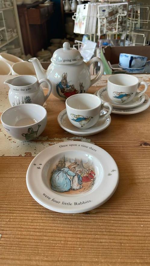Wedgwood PETER RABBIT kinderservies, Huis en Inrichting, Keuken | Servies, Zo goed als nieuw, Kop(pen) en/of Schotel(s), Wedgwood