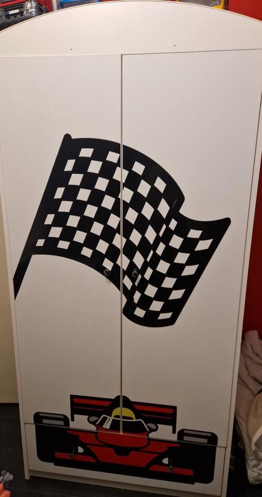 Kinderkamer race thema, Kinderen en Baby's, Kinderkamer | Commodes en Kasten, Gebruikt, Kast, 105 cm of meer, 75 tot 100 cm, 50 tot 70 cm