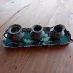 C&K Tiel/Villeroy&Boch: 3 tinnen kannetjes op keramisch blad, Antiek en Kunst, Ophalen