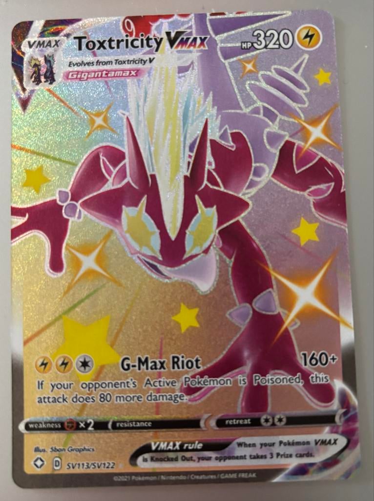 Pokémon Toxtricity VMAX Shiny Kaart, Ophalen of Verzenden, Zo goed als nieuw, Losse kaart, Foil