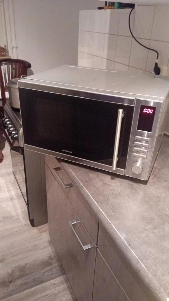 Eventum Combimagnetron - Zo goed als nieuw!, Witgoed en Apparatuur, Magnetrons, Zo goed als nieuw, Vrijstaand, Combimagnetron