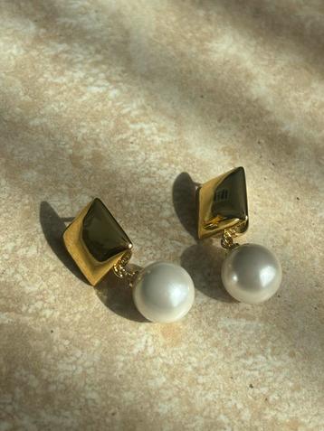 Gouden Oorbellen met Parels beschikbaar voor biedingen