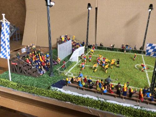 Voetbalveld, Hobby en Vrije tijd, Modeltreinen | H0, Gebruikt, Overige typen, Gelijkstroom of Wisselstroom, Overige merken, Ophalen