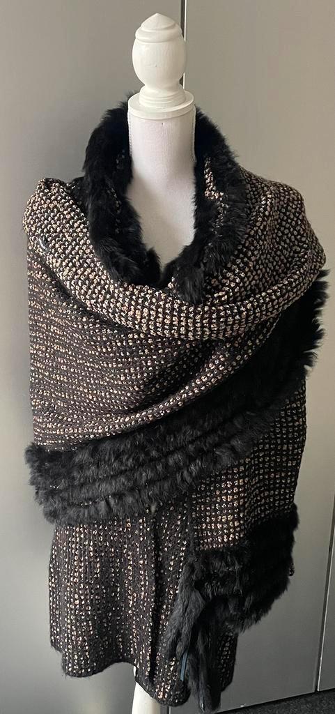 Caroline Biss: Grote Omslagdoek!, Kleding | Dames, Mutsen, Sjaals en Handschoenen, Zo goed als nieuw, Sjaal, Maat 46/48 (XL) of groter