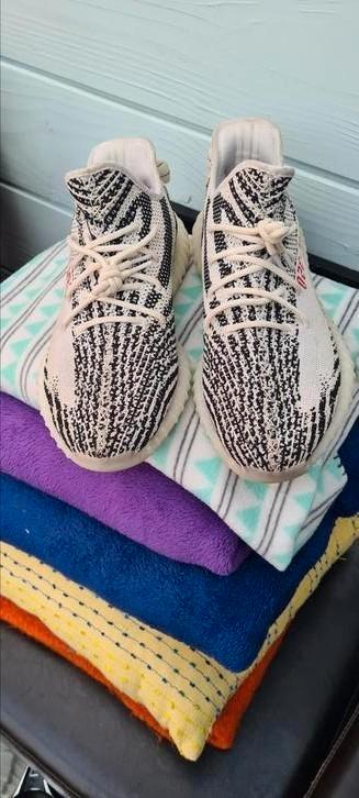Sportschoenen   heren  Adidas Yeezy 350      47 maat beschikbaar voor biedingen