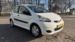 Toyota Aygo 1.0 12V Vvt-i 5DRS 2011 Wit, Auto's, Toyota, Voorwielaandrijving, Stof, Zwart, 4 stoelen