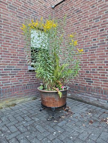 Te koop koperen bloembak.  beschikbaar voor biedingen