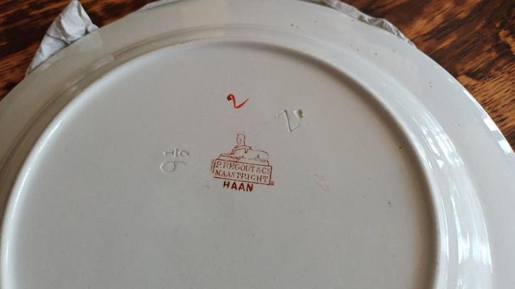 (Wand)bord 'kraaiende haan' Petrus Regout&Co, Huis en Inrichting, Keuken | Servies, Zo goed als nieuw, Bord(en), Overige stijlen