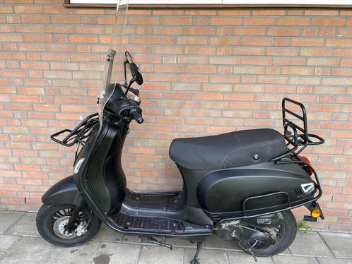 Gevraagd; reperateur/monteur snorscooter agm btc riva, Fietsen en Brommers, Snorfietsen en Snorscooters, Gebruikt, Overige merken