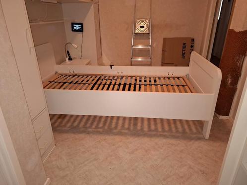 Seniorenbed (eenpersoons), Huis en Inrichting, Slaapkamer | Bedden, Zo goed als nieuw, Eenpersoons, 90 cm, 200 cm, Hout, Wit, Ophalen