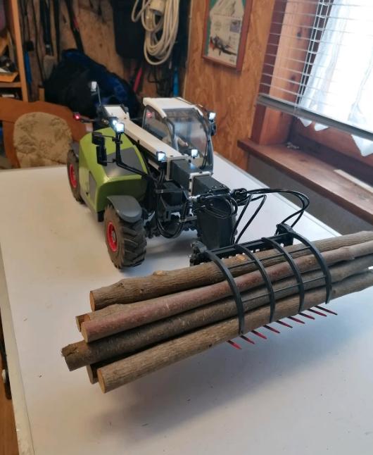 RC4WD Telescooplader met 3 Aanbouwdelen, Hobby en Vrije tijd, Modelbouw | Radiografisch | Auto's, Zo goed als nieuw, Onderdeel